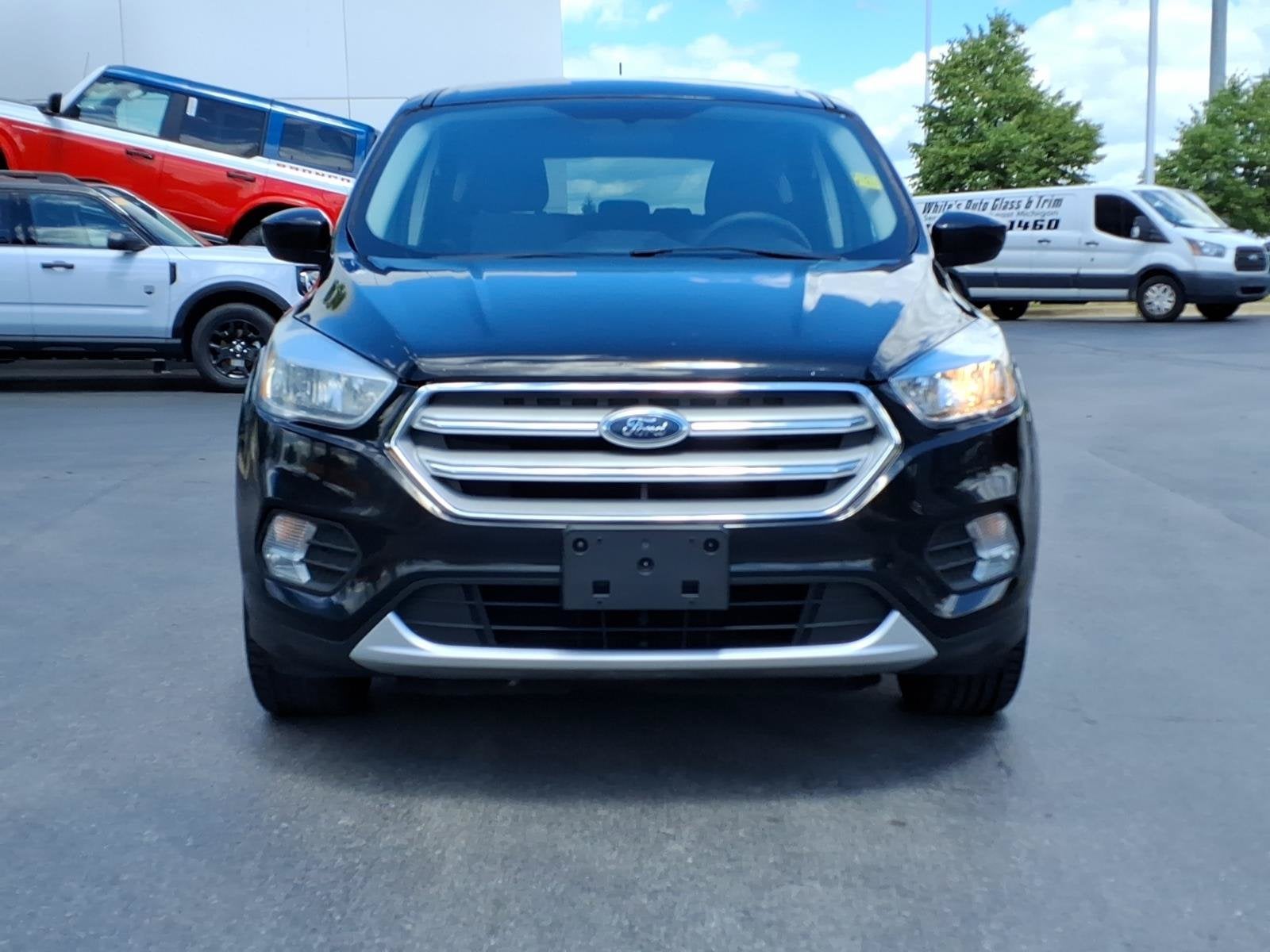 Used 2019 Ford Escape SE with VIN 1FMCU0GD3KUA15853 for sale in Dundee, MI