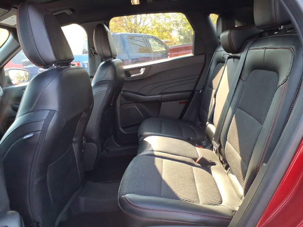 2023 Ford Escape Hybrid ST-Line
