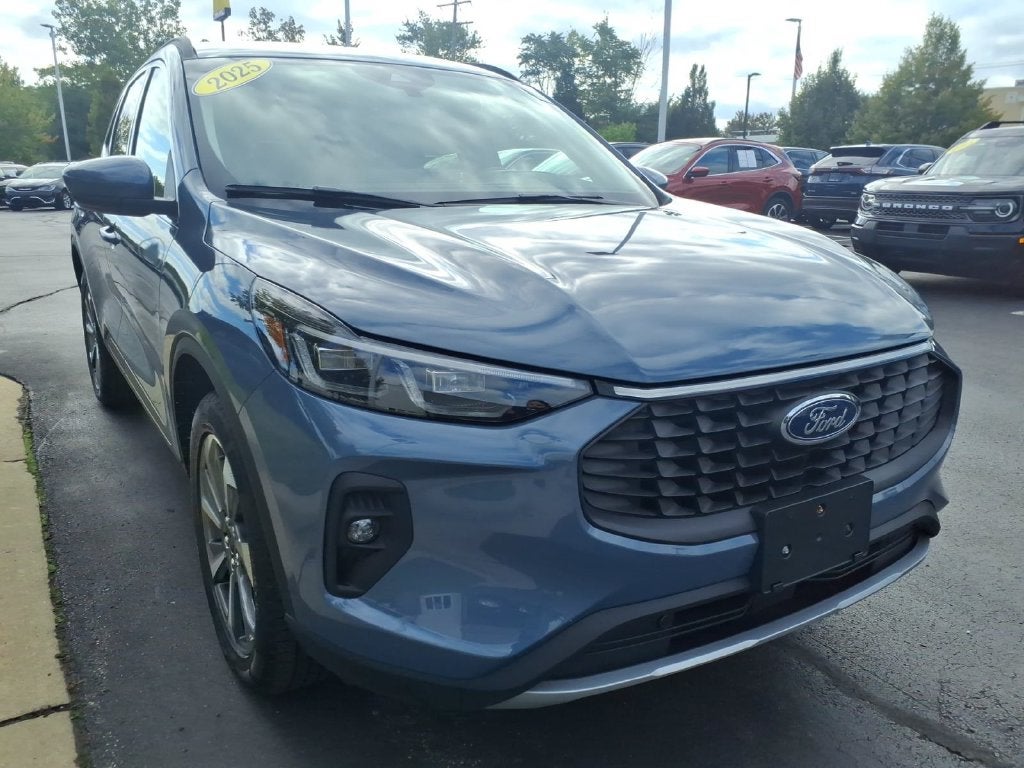 2025 Ford Escape Platinum