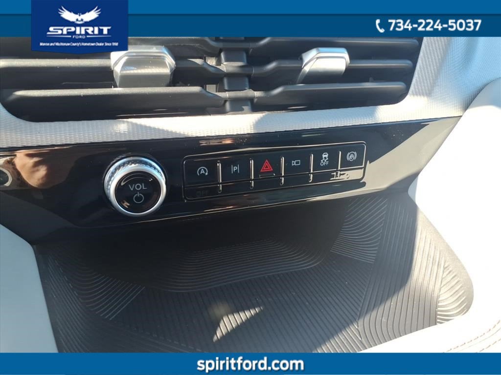 2026 Ford Explorer Active with 200A Pkg