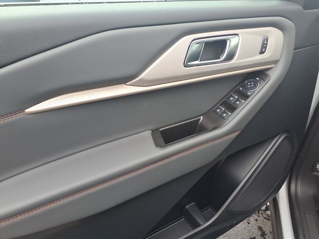 2026 Ford Explorer Active with 200A Pkg