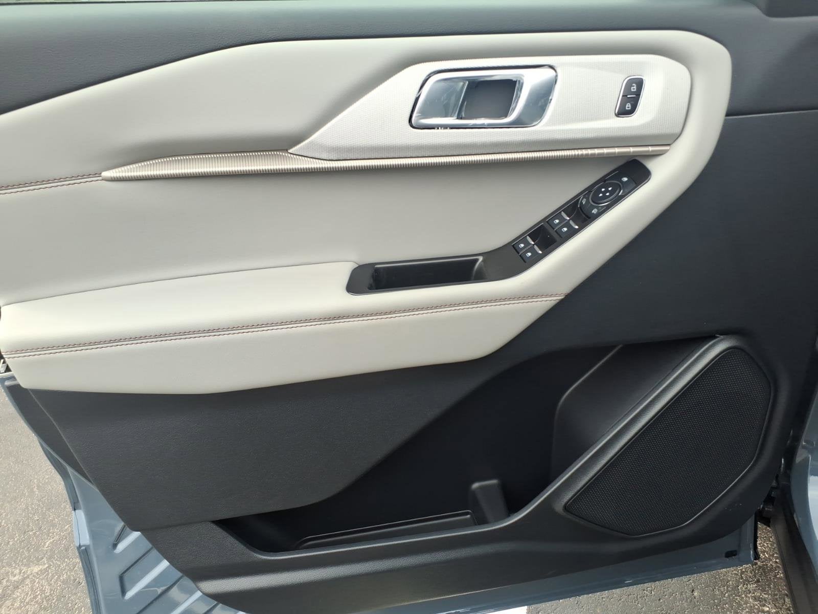 2026 Ford Explorer Active with 200A Pkg