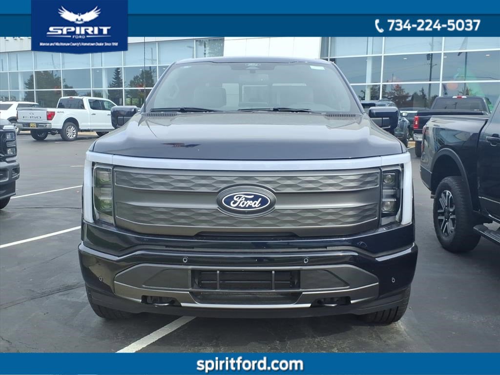 2025 Ford F-150 Lightning LARIAT