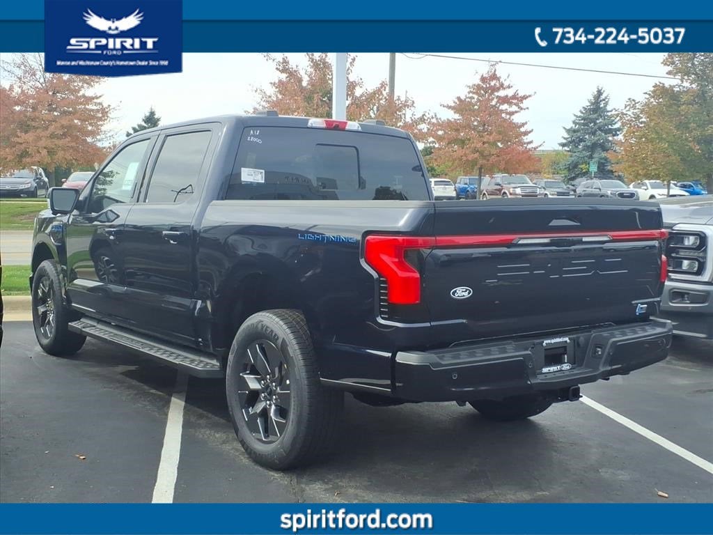 2025 Ford F-150 Lightning LARIAT