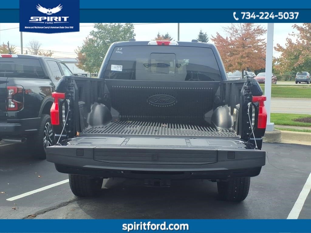 2025 Ford F-150 Lightning LARIAT