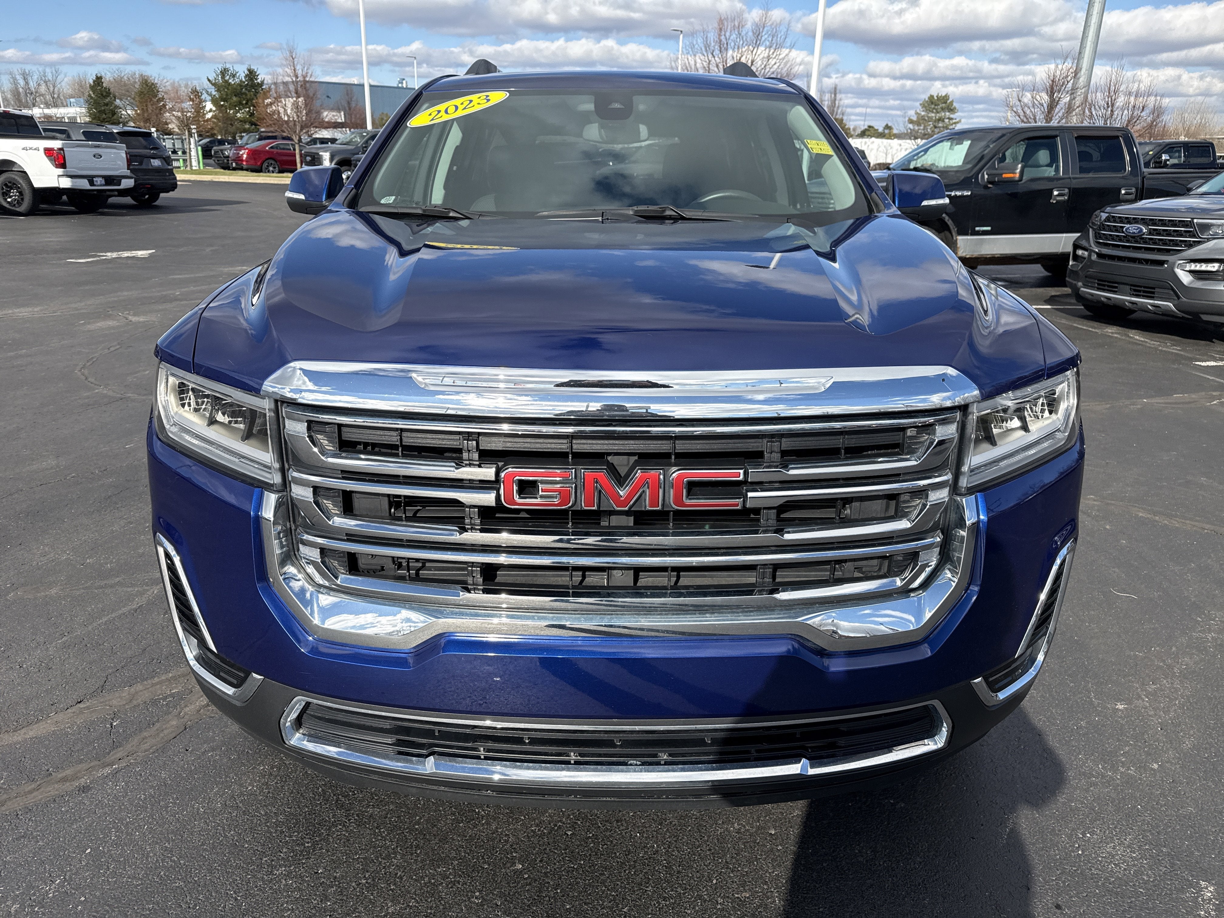 2023 GMC Acadia SLE