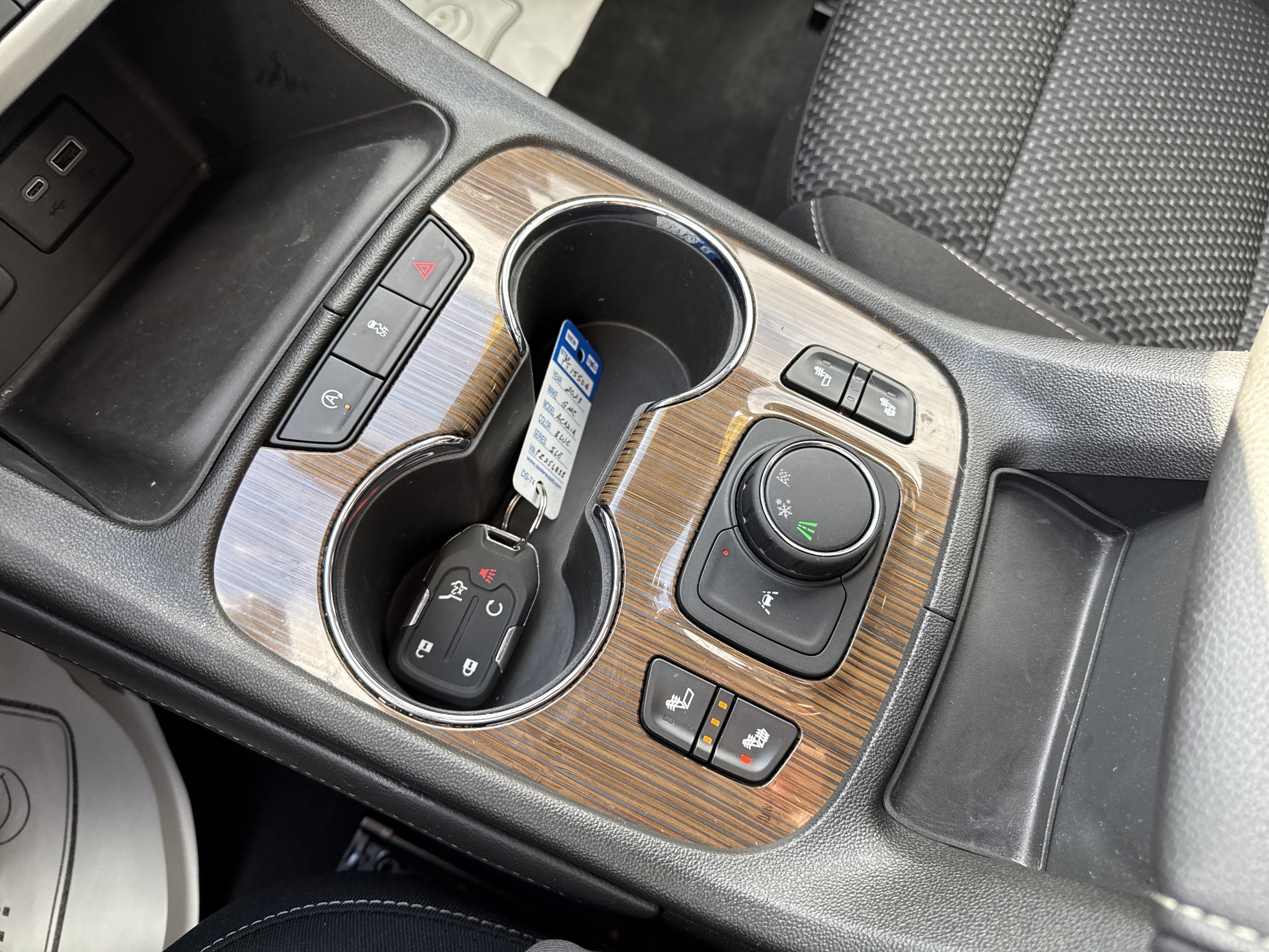 2023 GMC Acadia SLE