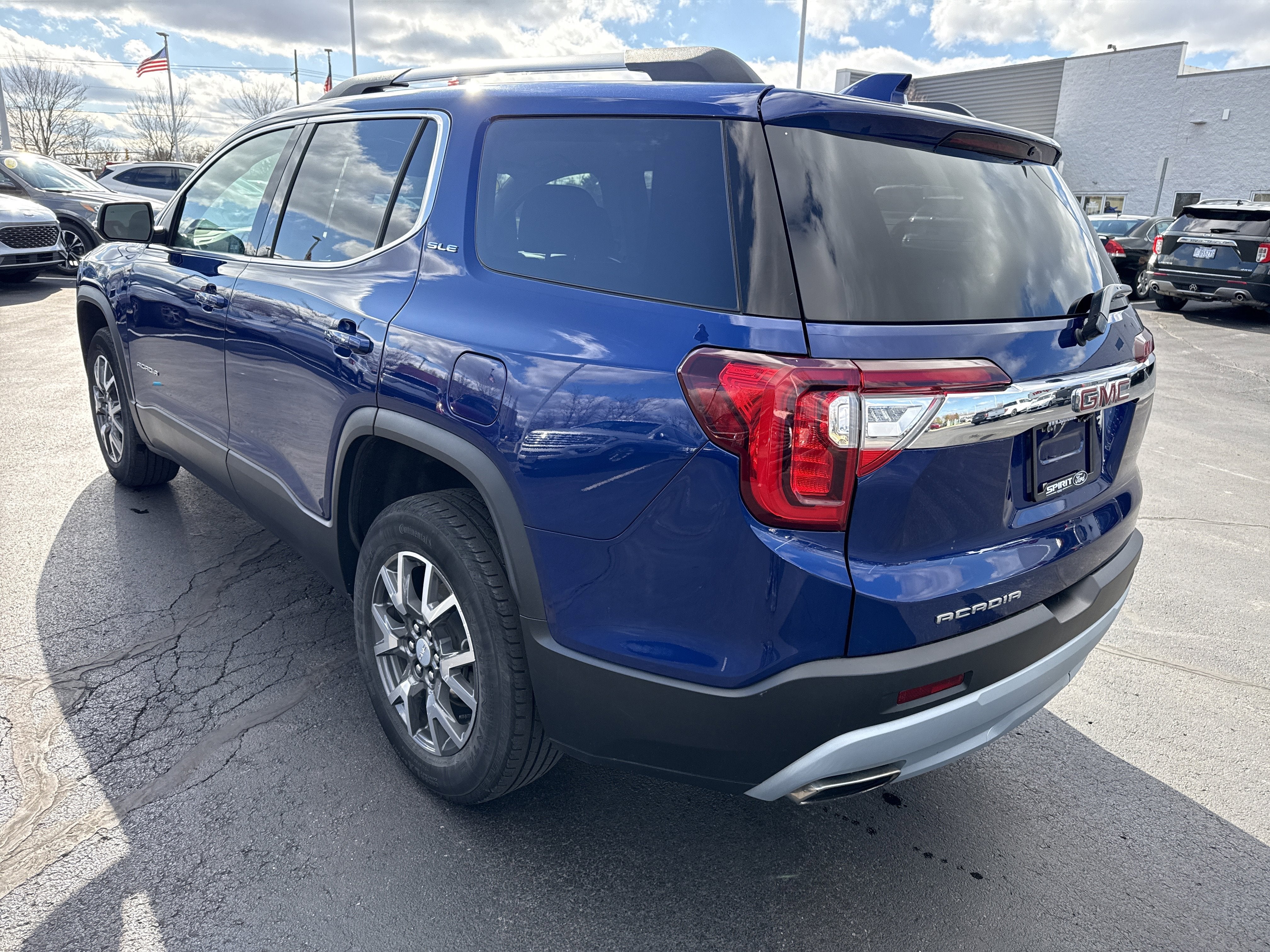 2023 GMC Acadia SLE