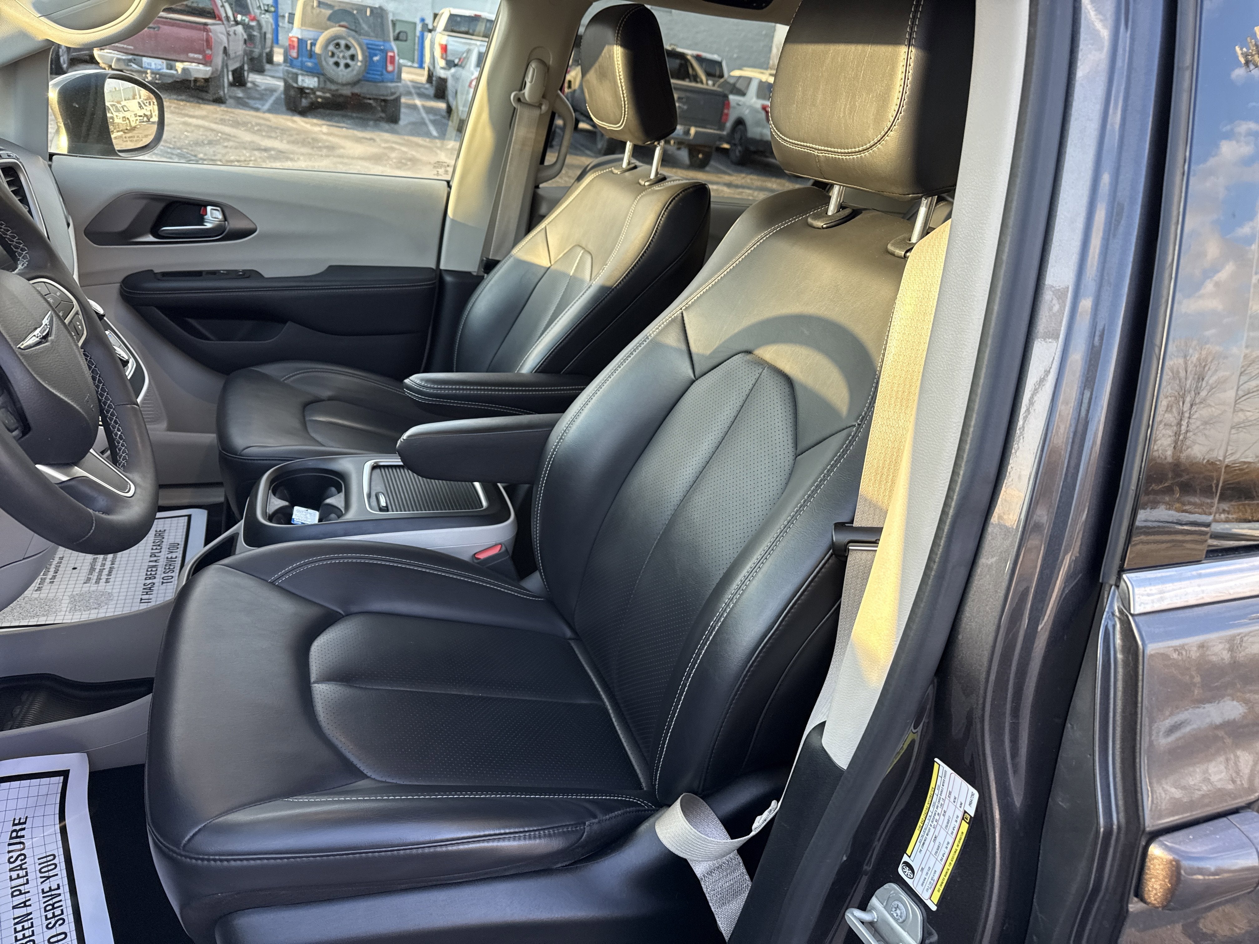 2023 Chrysler Pacifica Touring L