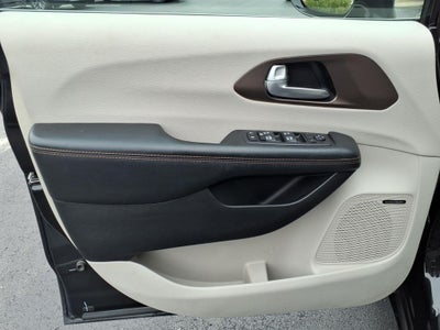 2017 Chrysler Pacifica Touring L Plus