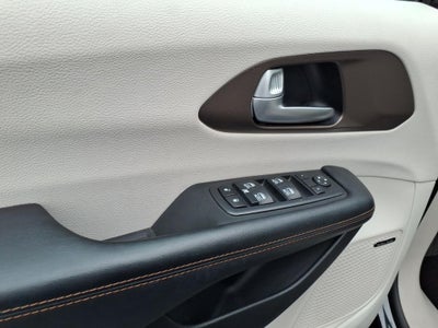 2017 Chrysler Pacifica Touring L Plus