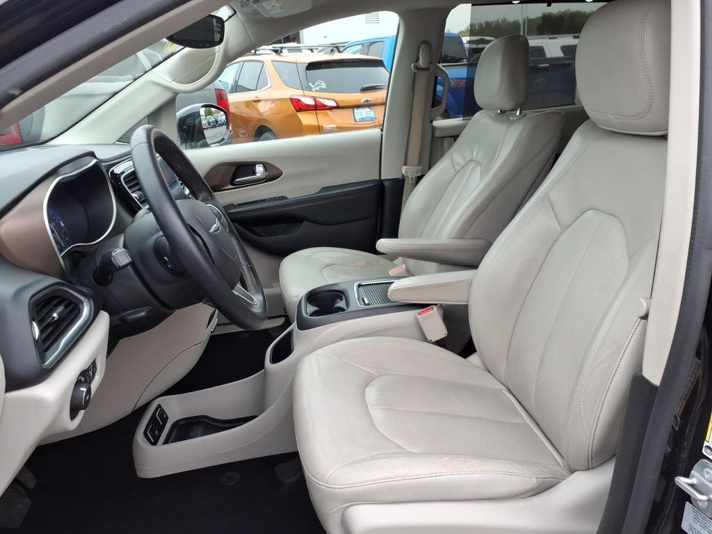 2017 Chrysler Pacifica Touring L Plus