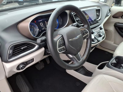 2017 Chrysler Pacifica Touring L Plus