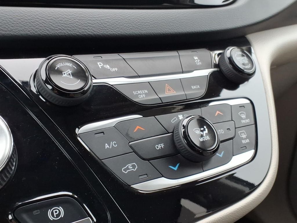 2017 Chrysler Pacifica Touring L Plus