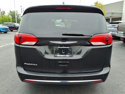 2017 Chrysler Pacifica Touring L Plus