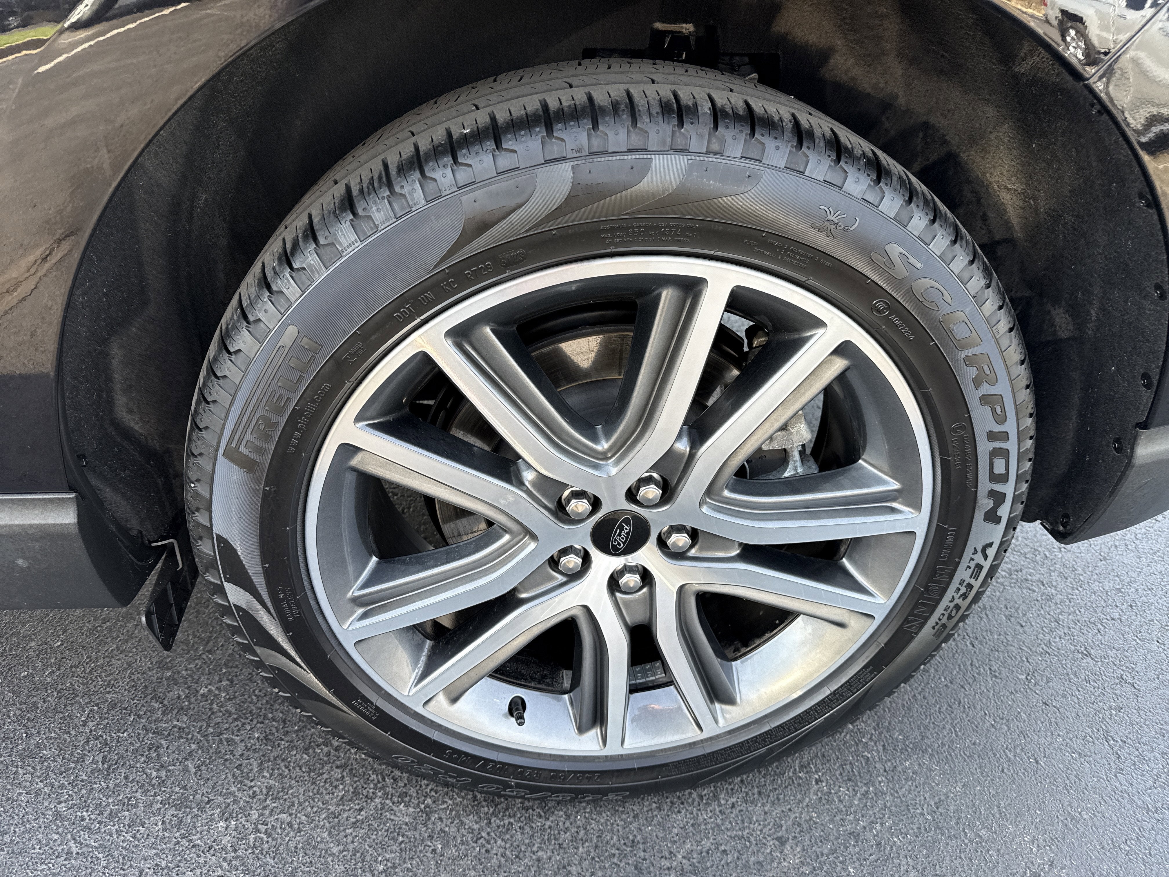 2024 Ford Edge Titanium