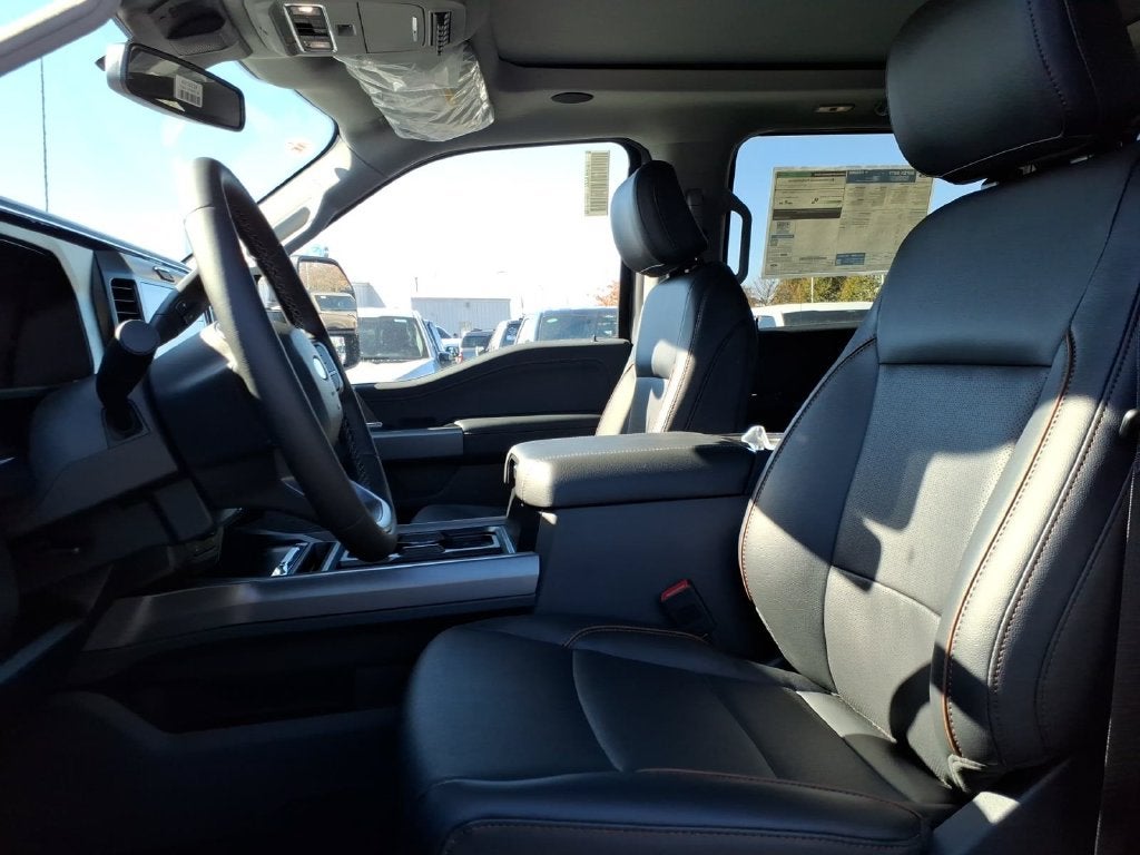 2027 Ford Super Duty F-350® Lariat®
