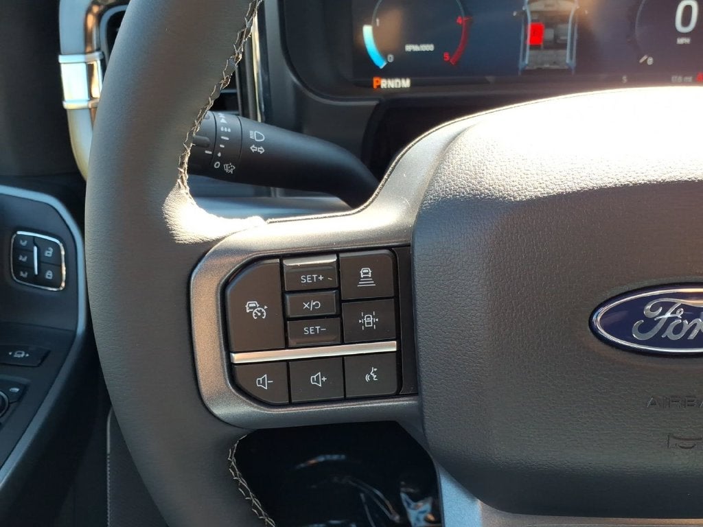 2027 Ford Super Duty F-350® Lariat®