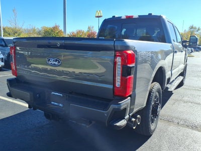 2027 Ford Super Duty F-350® Lariat®